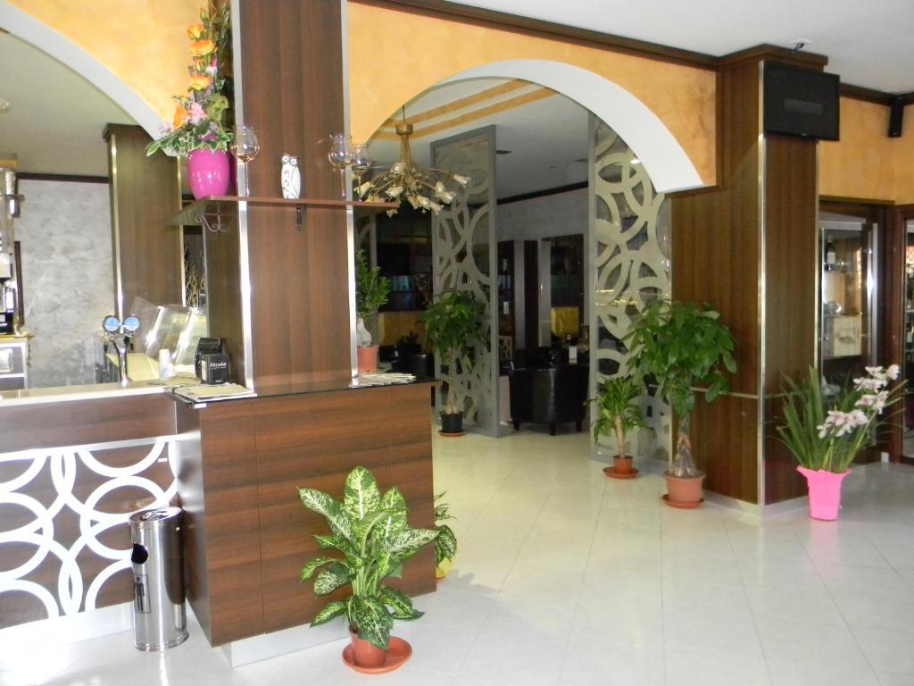 Hotel Mi.Ro. Casalnuovo Di Napoli Bagian luar foto