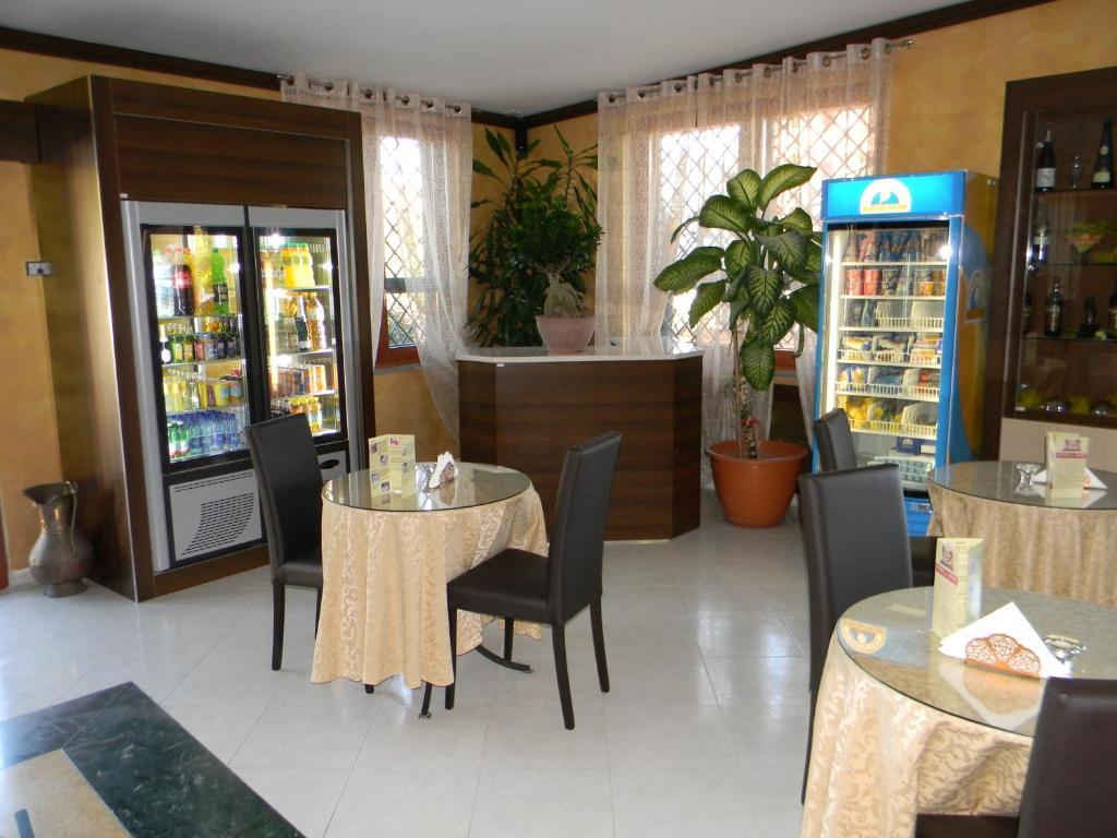 Hotel Mi.Ro. Casalnuovo Di Napoli Bagian luar foto